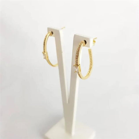 Argola Cravejada em Zircônias Retangular